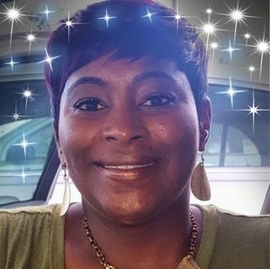 Meet your Posher, Pamela